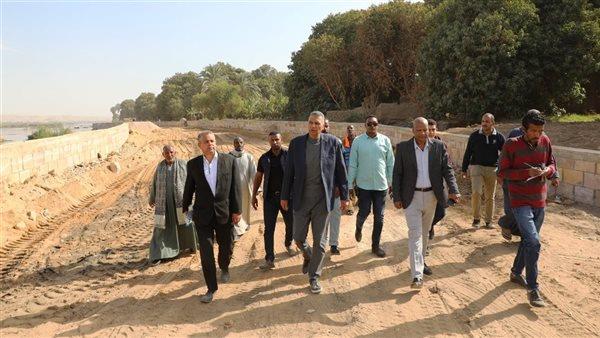 محافظ أسوان يتفقد مشروع ممشى بكورنيش النيل بمدينة السباعية بتكلفة 20 مليون جنيه