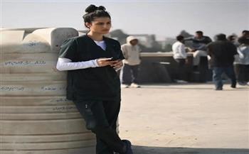 بالصور.. كيرا يغنم أمام منة شلبي في صحاب الأرض برمضان 2026