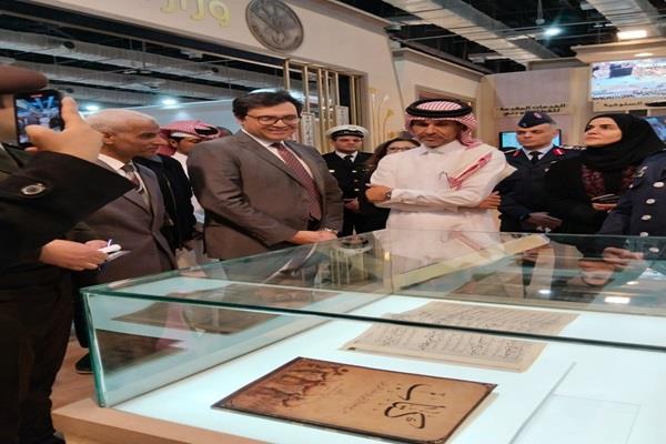 أحمد فؤاد هنو يزور جناح وزارة الدفاع ضمن فعاليات الدورة الـ57 لمعرض الكتاب   