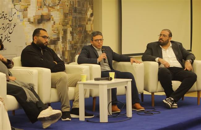 ندوة الصالون الثقافي: "جيل يكتب العالم بطريقته" في معرض القاهرة الدولي للكتاب