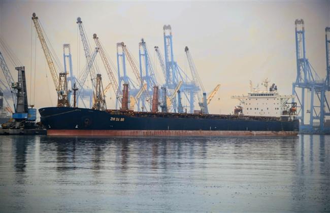 تداول 27 سفينة للحاويات والبضائع العامة بميناء دمياط