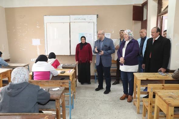 محافظ بني سويف يتابع ختام أعمال امتحانات الفصل الأول للشهادة الإعدادية 2025/2026