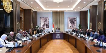 رئيس الوزراء يُتابع موقف توافر الأدوية والمستلزمات الطبية وسداد مُستحقات شركات الدواء