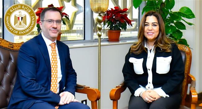 القائم بأعمال وزير البيئة تبحث مع السفير البريطاني التعاون في التكيف والمحميات والنمو الأخضر
