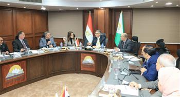 محافظ الجيزة يترأس اجتماع مجلس إدارة جهاز رعاية وتشغيل الشباب