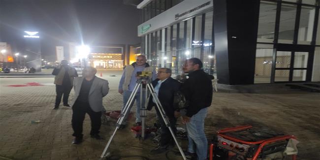 رئيس القابضة للمياه يتابع أعمال إصلاح الهبوط الأرضي بميدان محمد زكي بمحور الشهيد