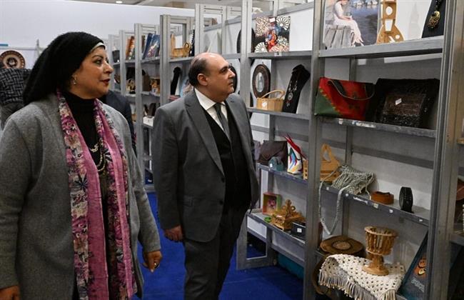 معرض القاهرة الدولي للكتاب الـ 57| خالد اللبان يتفقد جناح قصور الثقافة في أول الأيام  وسط إقبال جماهيري كبير 