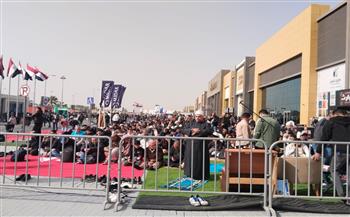 أداء صلاة الجمعة في معرض القاهرة الدولي للكتاب 