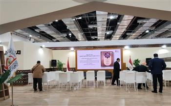 "كتاب العِلِّيَّة" يفتح أسئلة الفلسفة الكبرى.. في جناح مجلس حكماء المسلمين بمعرض القاهرة للكتاب