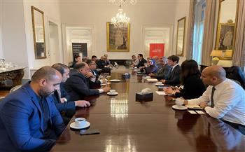 «الصحة» تبحث مع سفارة بريطانيا التوسع في ملف الاستثمار الصحي وتطوير البنية التحتية للمنشآت الطبية