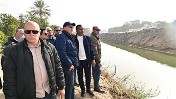 وزير الموارد المائية يتفقد عملية تكريك وحماية جوانب ترعة الإسماعيلية