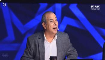 أحد أعضاء لجنة تحكيم «دولة التلاوة» يطلب من محمد القلاجي تبنّيه وتعليمه: «أنت عملاق»