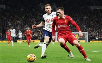 توتنهام يفاوض ليفربول على ضم روبرتسون