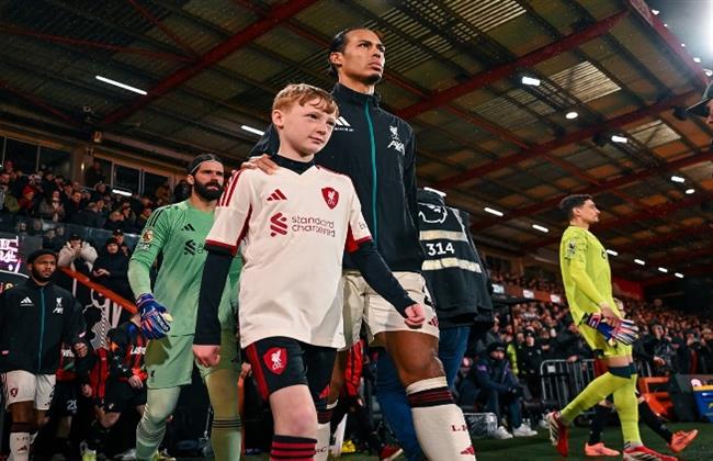 الدوري الإنجليزي.. انطلاق لقاء ليفربول أمام بورنموث بمشاركة محمد صلاح