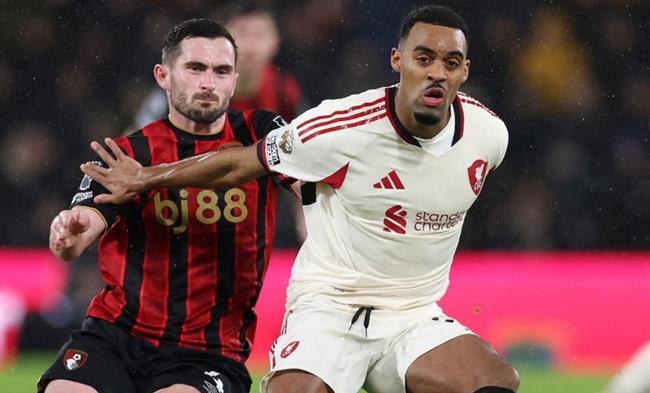 الدوري الإنجليزي.. 15 دقيقة بدون أهداف بين ليفربول وبورنموث