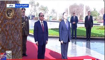 الرئيس السيسي يضع إكليلًا من الزهور على النصب التذكاري لشهداء الشرطة 