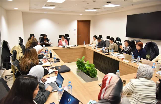 نائب وزير الصحة تبحث تطوير المرحلة الثانية من مشروع «مركز الخدمة المجمعة» لدعم النساء