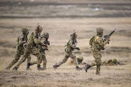 الناتو: نعتزم توسيع مخزونات الأسلحة والذخيرة على طول الحدود الشرقية