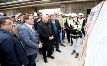 وزير النقل يتفقد أعمال تنفيذ المحطات وتركيب القضبان بالخط الأول للقطار الكهربائي السريع