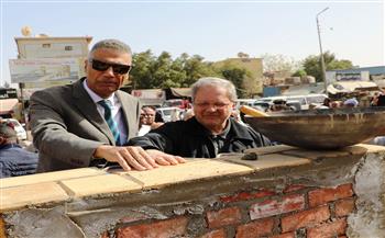 محافظ أسوان يضع حجر الأساس لكوبرى السيل للمشاة