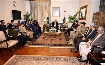 وزير الداخلية الصومالي يلتقي الرئيس الباكستاني