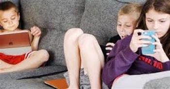 بعد توجيه الرئيس.. تعرفي على أهم التجارب لحماية النشء من مخاطر الهواتف المحمولة