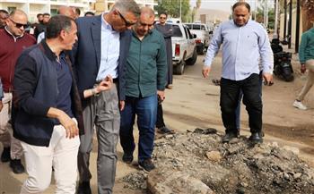 محافظ أسوان يوجه بتنفيذ إجراءات عاجلة لحل مشكلة تراكم المياه الجوفية بمنطقة الكرور