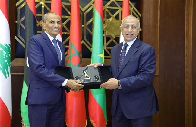 رئيس الأكاديمية العربية يبحث مع وزير التعليم العالي الجيبوتي سبل التعاون العلمي والبحثي