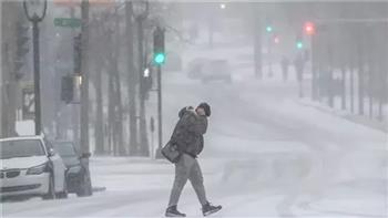 عاصفة شتوية ضخمة تضرب الولايات المتحدة وتؤدي إلى إلغاء 10 آلاف رحلة جوية