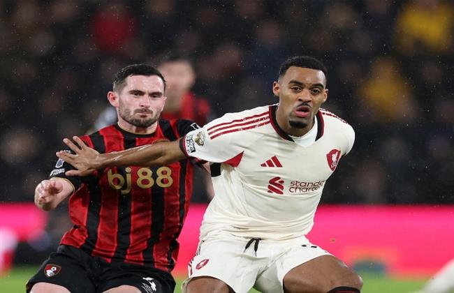 الدوري الإنجليزي.. ليفربول يسقط مجددًا ويخسر أمام بورنموث بثلاثية 