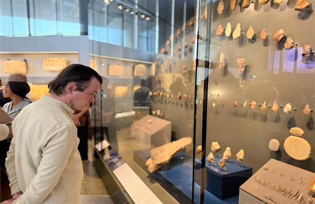 «المتحف الكبير» و«الدبلوماسية الثقافية» في صدارة فعاليات معرض القاهرة للكتاب غدًا    