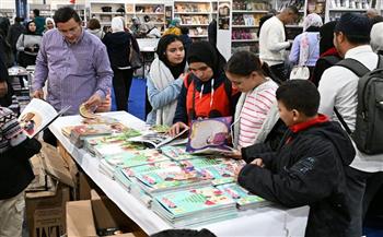الكاتب أحمد فرغلي: معرض القاهرة للكتاب يشهد زخما ثقافيا وحضورًا جماهيريًا كبيرًا