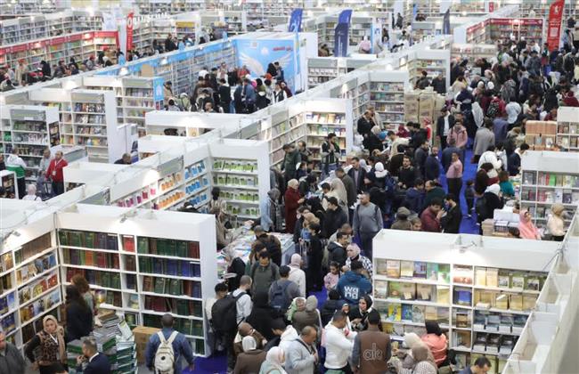 نصف مليون زائر خلال اليوم الثالث من فتح أبواب معرض القاهرة الدولي للكتاب