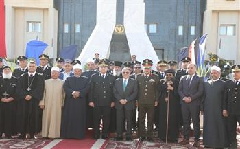 محافظ البحر الأحمر يضع إكليل الزهور على النصب التذكاري لشهداء الشرطة