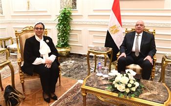 رئيسة المجلس القومي للمرأة تقدم التهنئة للمستشار هشام بدوي