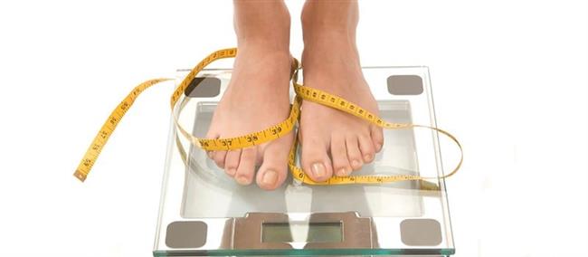 أسباب زيادة الوزن عند المرأة بعد توقف الدورة الشهرية