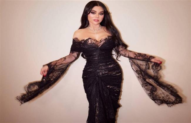 هيفاء وهبي تتألق بالدانتيل الأسود