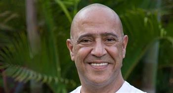 أشرف عبد الباقي عن مسرحية عائلة الشماشرجي: "مبسوط إني هقف على المسرح تاني"