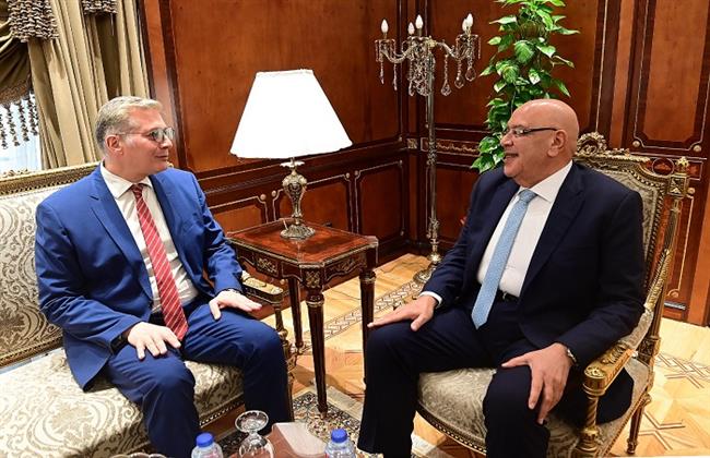 المستشار هشام بدوي رئيس مجلس النواب يستقبل وزير البترول