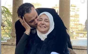 أحمد خالد صالح يحيي ذكرى والدته برسالة مؤثرة على انستجرام