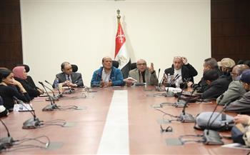 معرض القاهرة الدولي للكتاب الـ 57| «ربما كنت في السادسة».. قراءة نفسية وسردية في شعر كمال عبد الرحيم