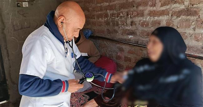 "الرعاية الصحية" تكثف الزيارات المنزلية لكبار السن والفئات الأولى بالرعاية بمحافظة الأقصر