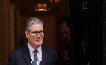 ستارمر يتطلع لتحسين العلاقات مع الصين وسط مخاطر التوتر مع ترامب وانتقادات داخلية