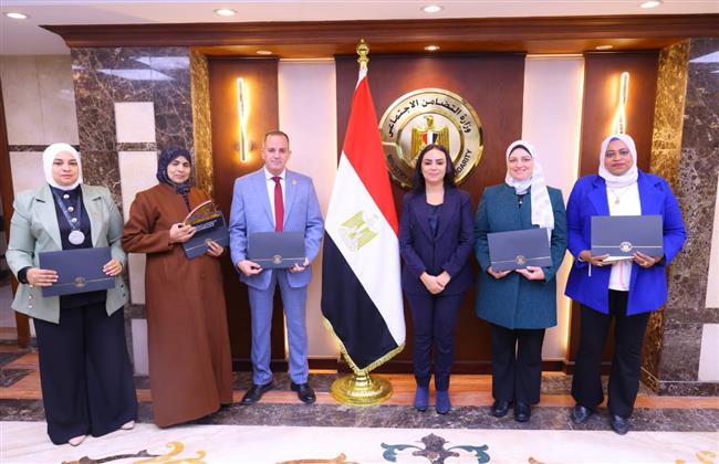وزيرة التضامن الاجتماعي تكرم الفائزين بجوائز مصر للتميز الحكومي في دورتها الرابعة 