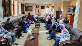 عميد طب بنها يناقش تطوير منظومة الجودة ومكافحة العدوى بالمستشفيات الجامعية