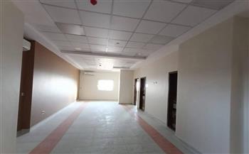 مساعد وزير الصحة يتفقد مشروع مستشفى العبور بنسبة تنفيذ 98%