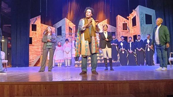  نور العزيز تشارك لأول مرة على خشبة المسرح في ابن الأصول  