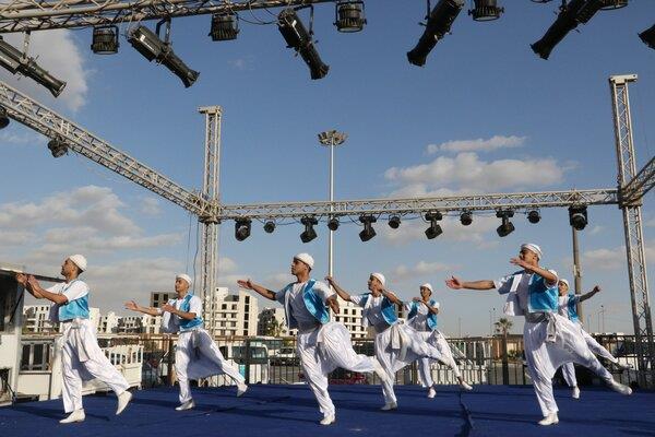 بعروض بورسعيد والتنورة.. قصور الثقافة تواصل برنامجها الفني المبهج بمعرض الكتاب