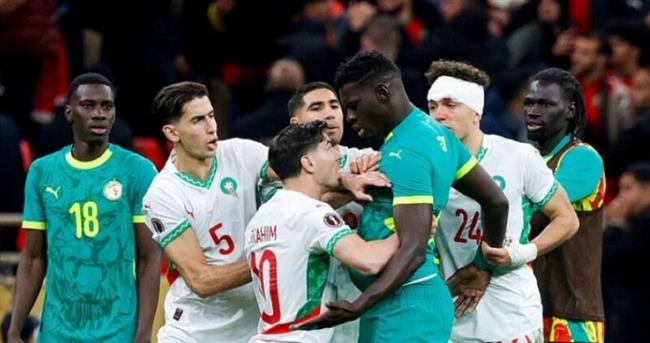 "انضباط" الكاف يصدر قرارته في أحداث نهائي المغرب والسنغال خلال ساعات  