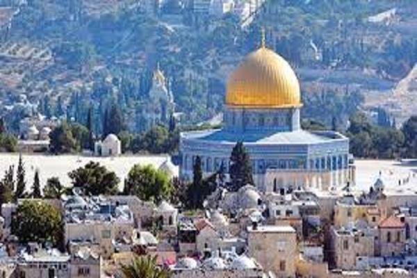 الاحتلال الإسرائيلي يبعد 3 مقدسيين عن المسجد الأقصى